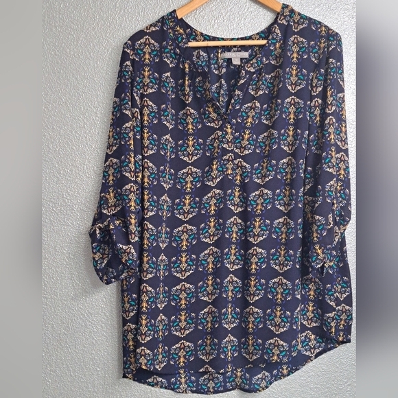 Valerie Stevens Open V-Neck Blue Printed Blouse   Size 1X - Picture 5 of 11
